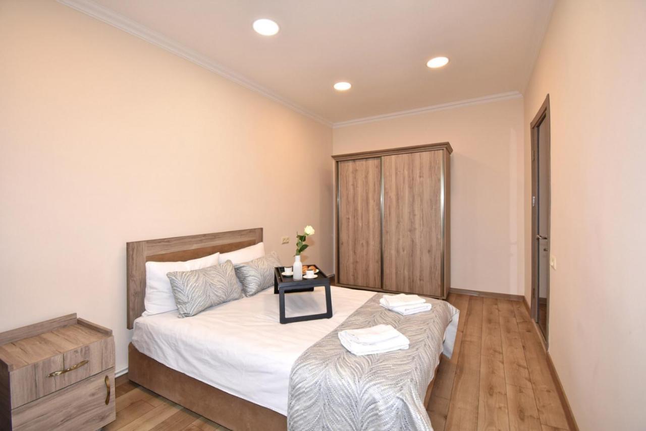 2 Bedroom Apartment, Quiet And Spacious Ереван Экстерьер фото