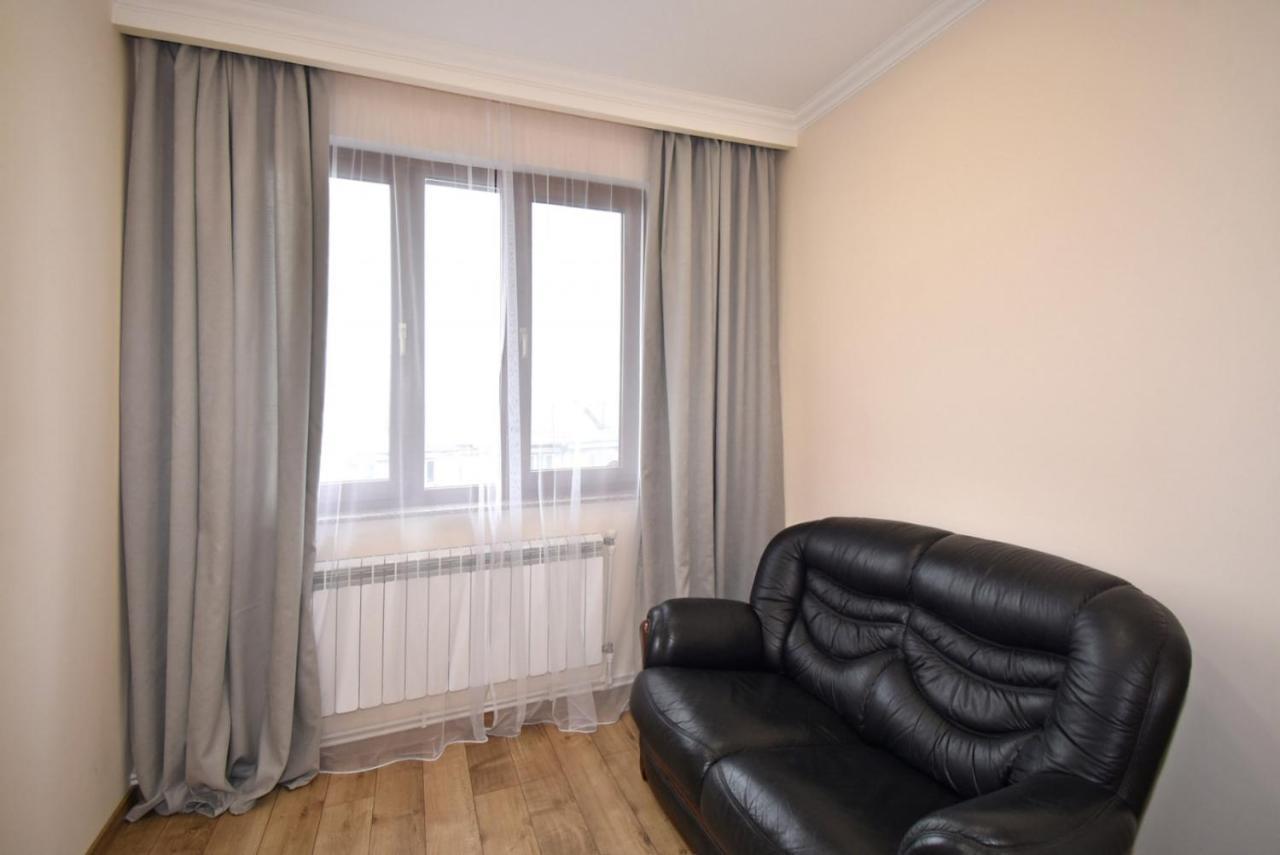 2 Bedroom Apartment, Quiet And Spacious Ереван Экстерьер фото