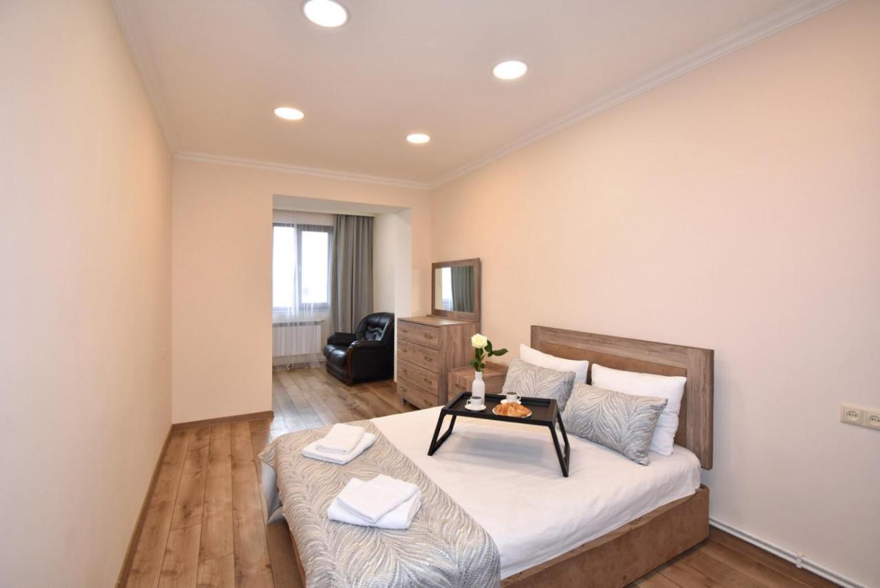 2 Bedroom Apartment, Quiet And Spacious Ереван Экстерьер фото