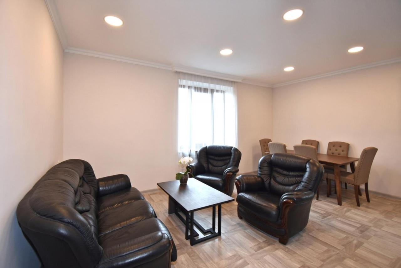 2 Bedroom Apartment, Quiet And Spacious Ереван Экстерьер фото
