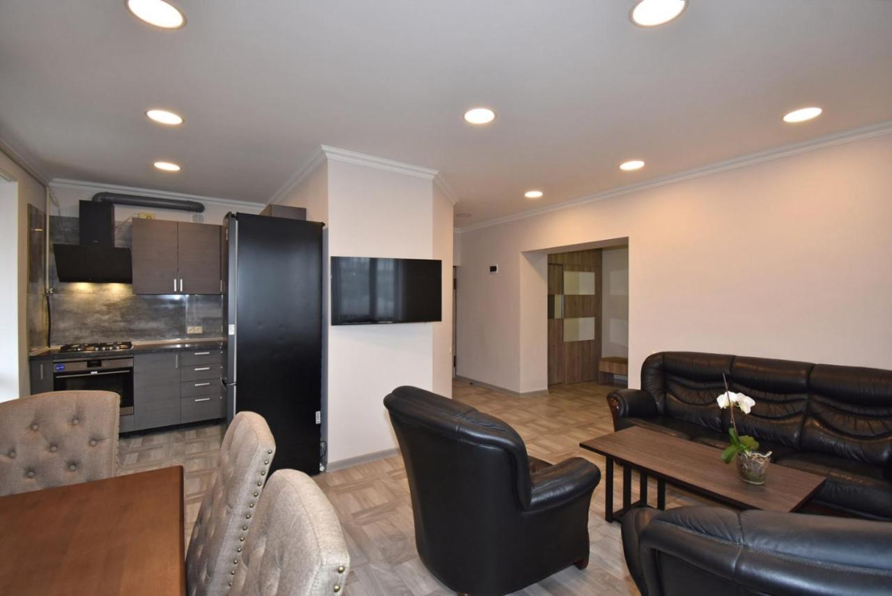 2 Bedroom Apartment, Quiet And Spacious Ереван Экстерьер фото